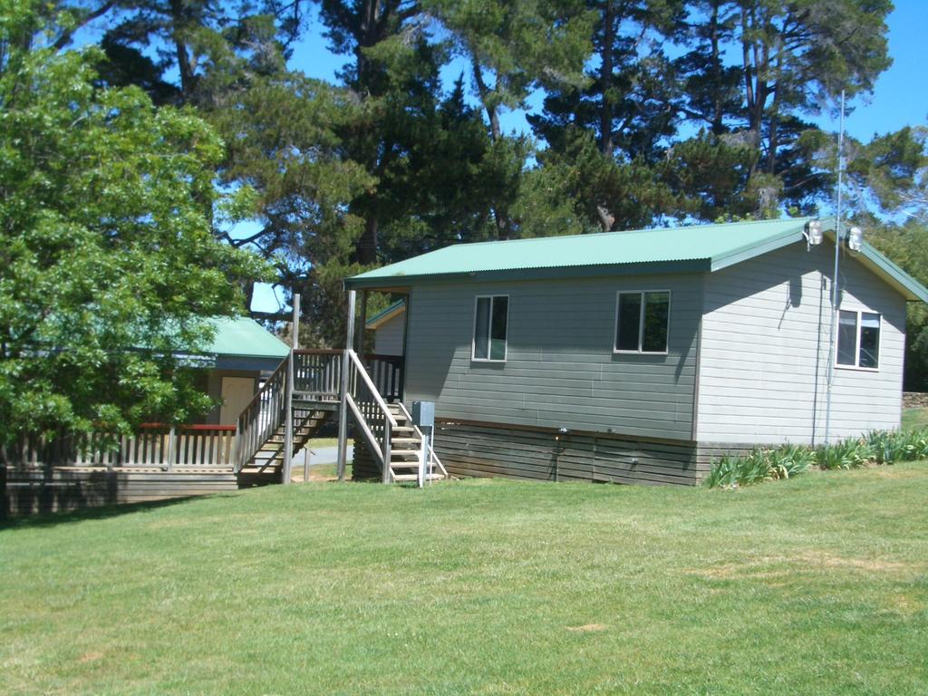 Rainbow Pines Tourist Caravan Park アダミナビー エクステリア 写真