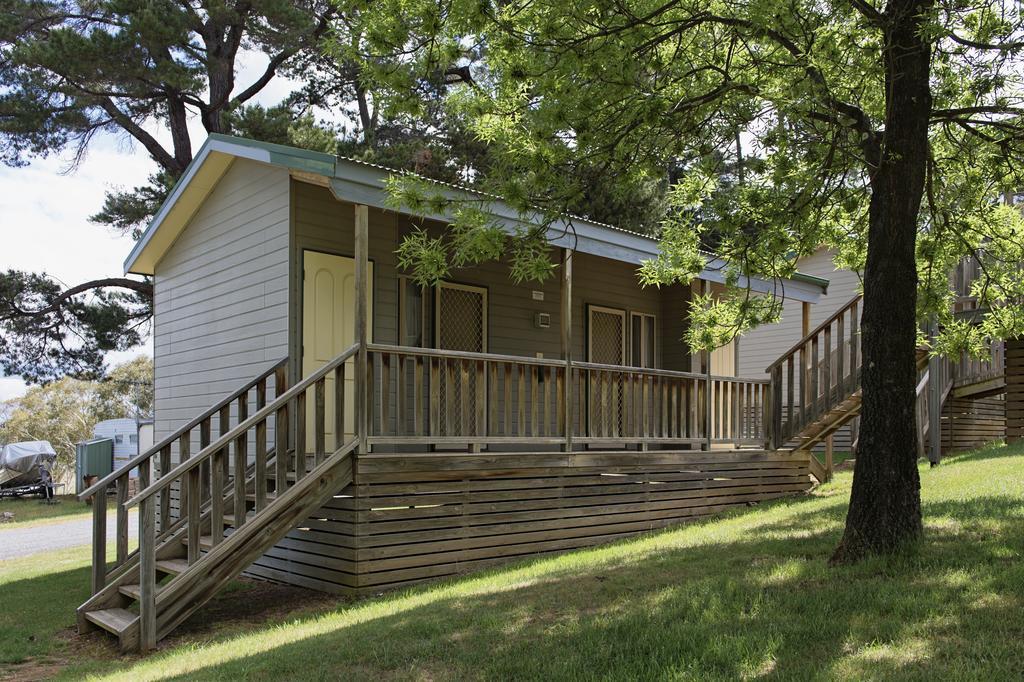 Rainbow Pines Tourist Caravan Park アダミナビー エクステリア 写真