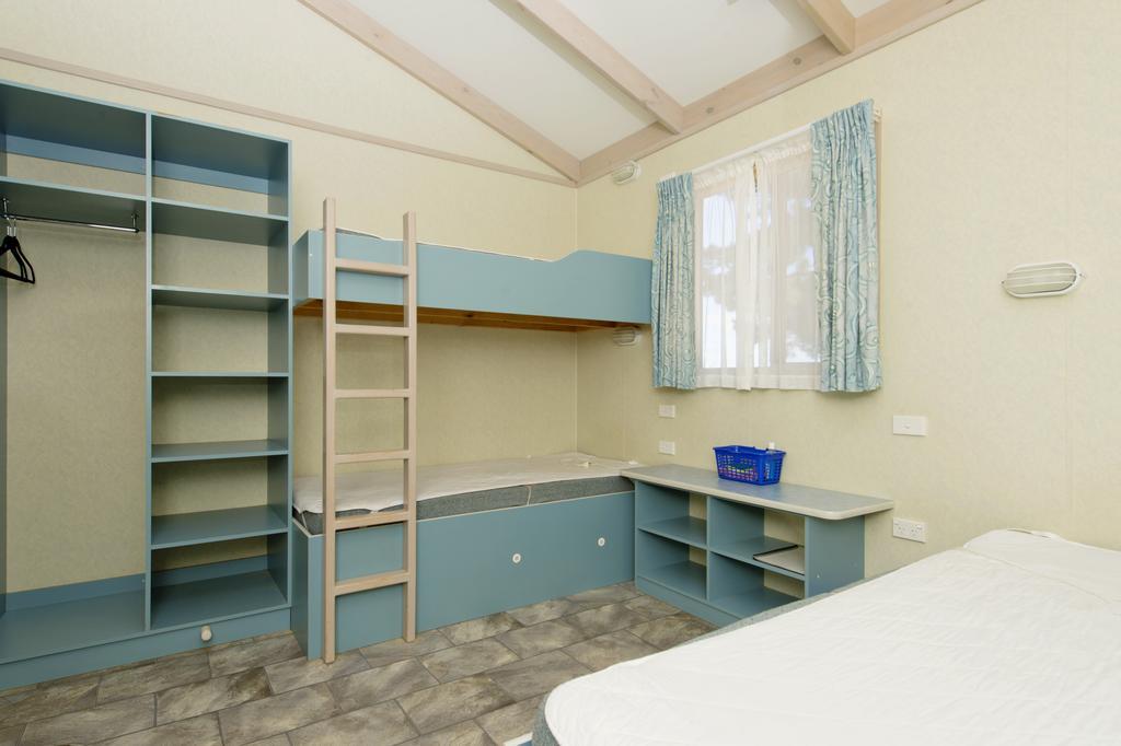 Rainbow Pines Tourist Caravan Park アダミナビー エクステリア 写真
