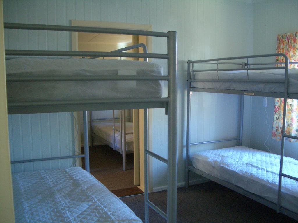Rainbow Pines Tourist Caravan Park アダミナビー エクステリア 写真